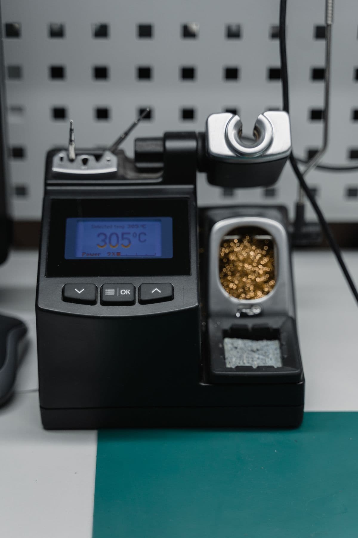 Soldering and rework station used for component-level electronics repair